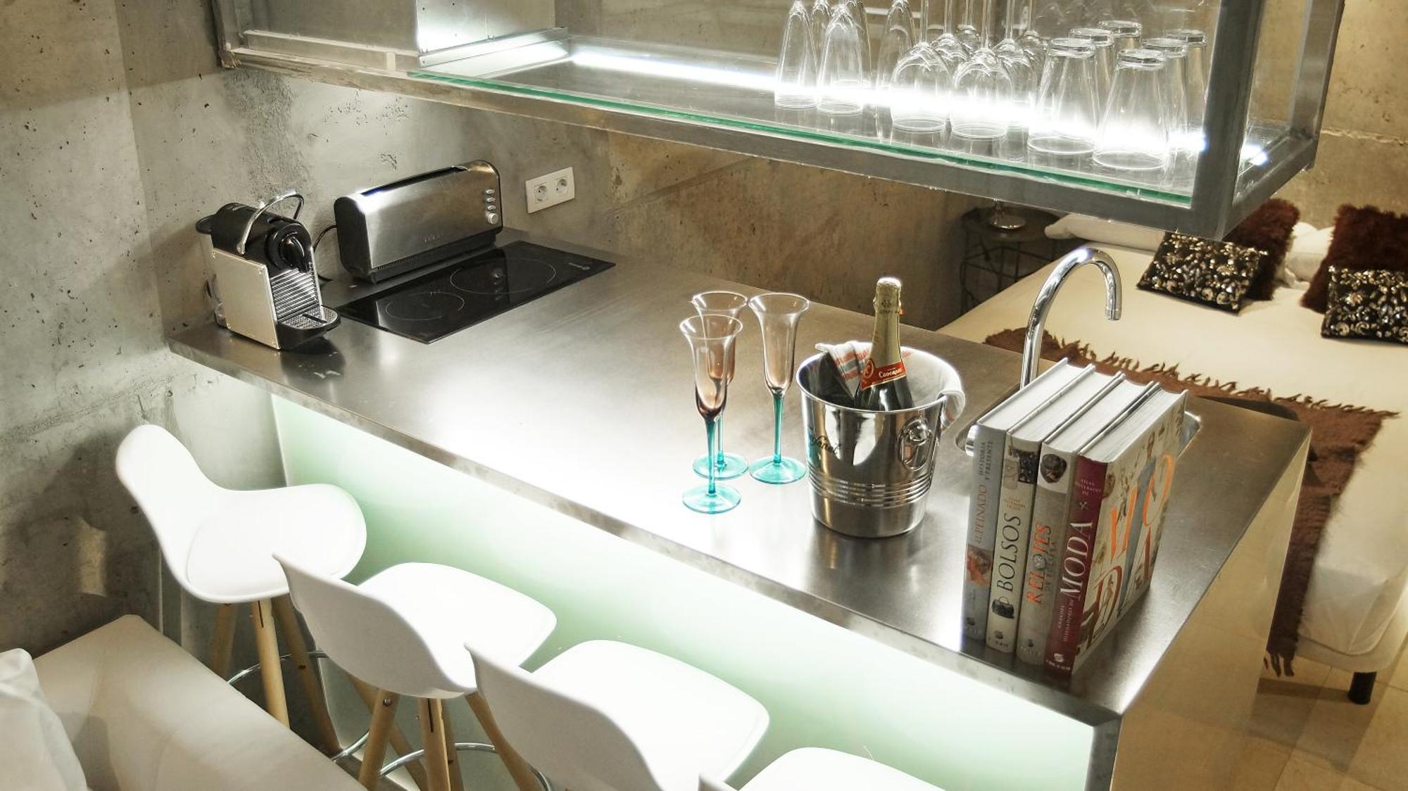 My Space Emirates - Fully Equipped Apartments Near The Beach With Shared Pool Barcelona Pokoj fotografie