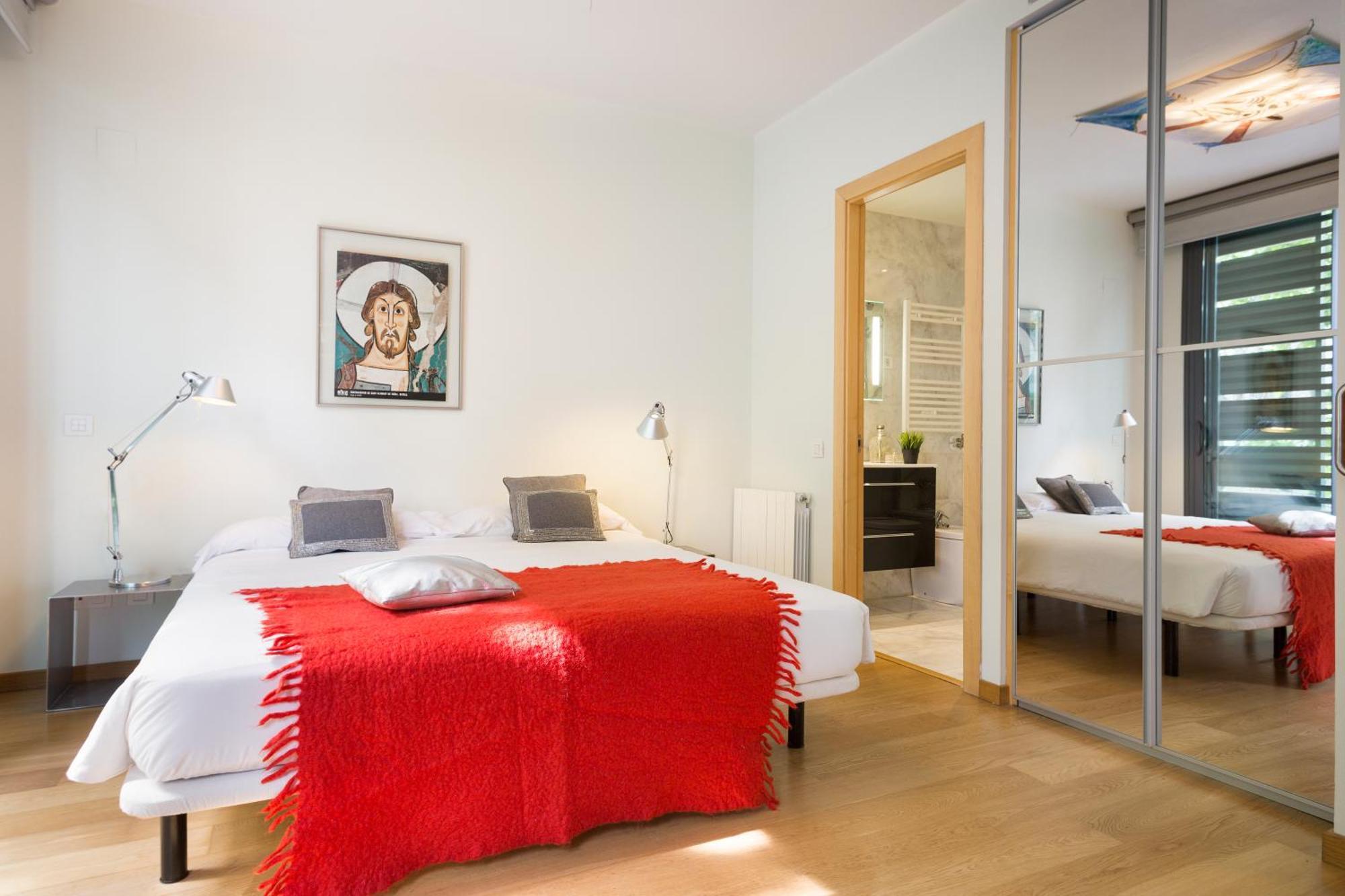 My Space Emirates - Fully Equipped Apartments Near The Beach With Shared Pool Barcelona Exteriér fotografie