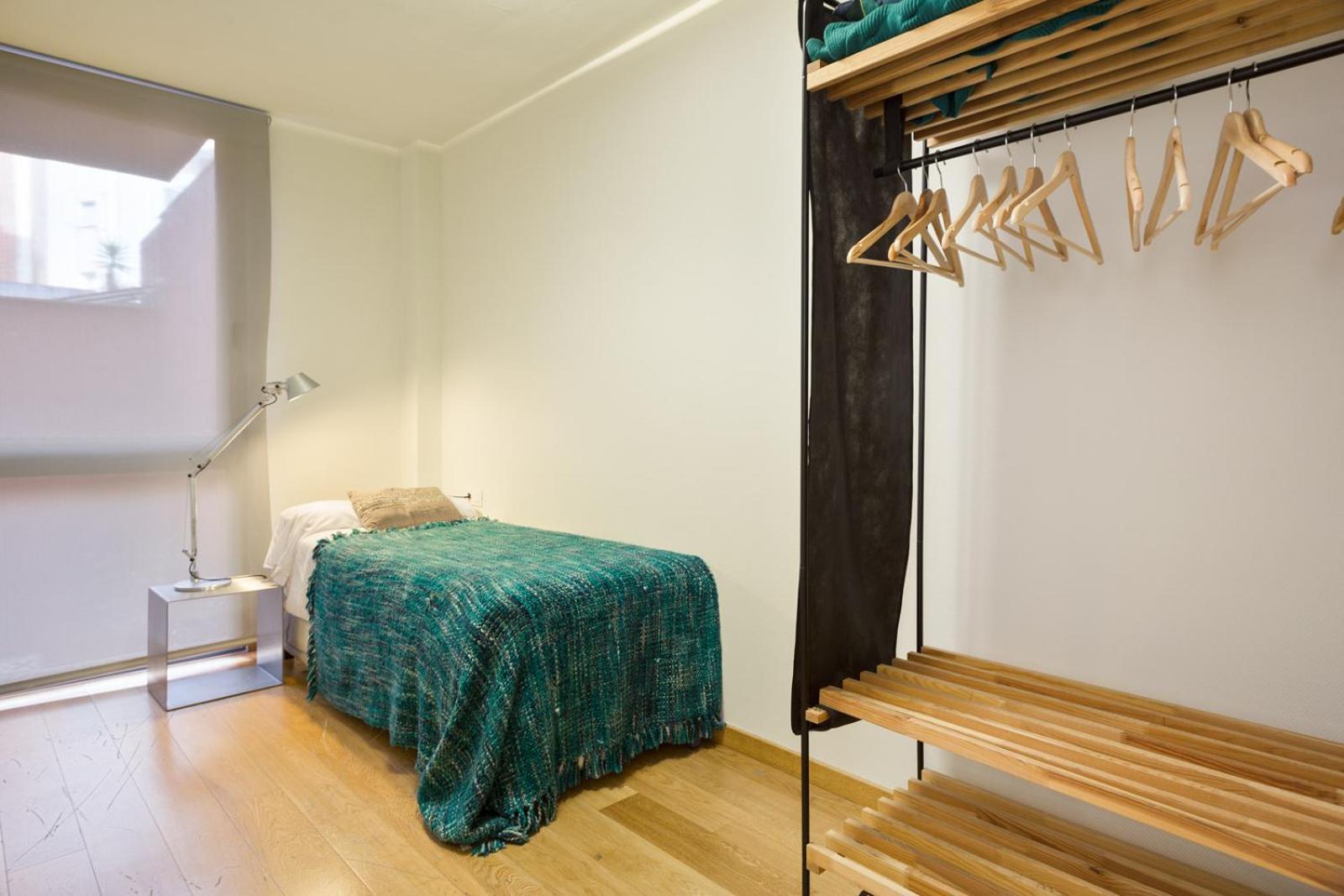 My Space Emirates - Fully Equipped Apartments Near The Beach With Shared Pool Barcelona Exteriér fotografie