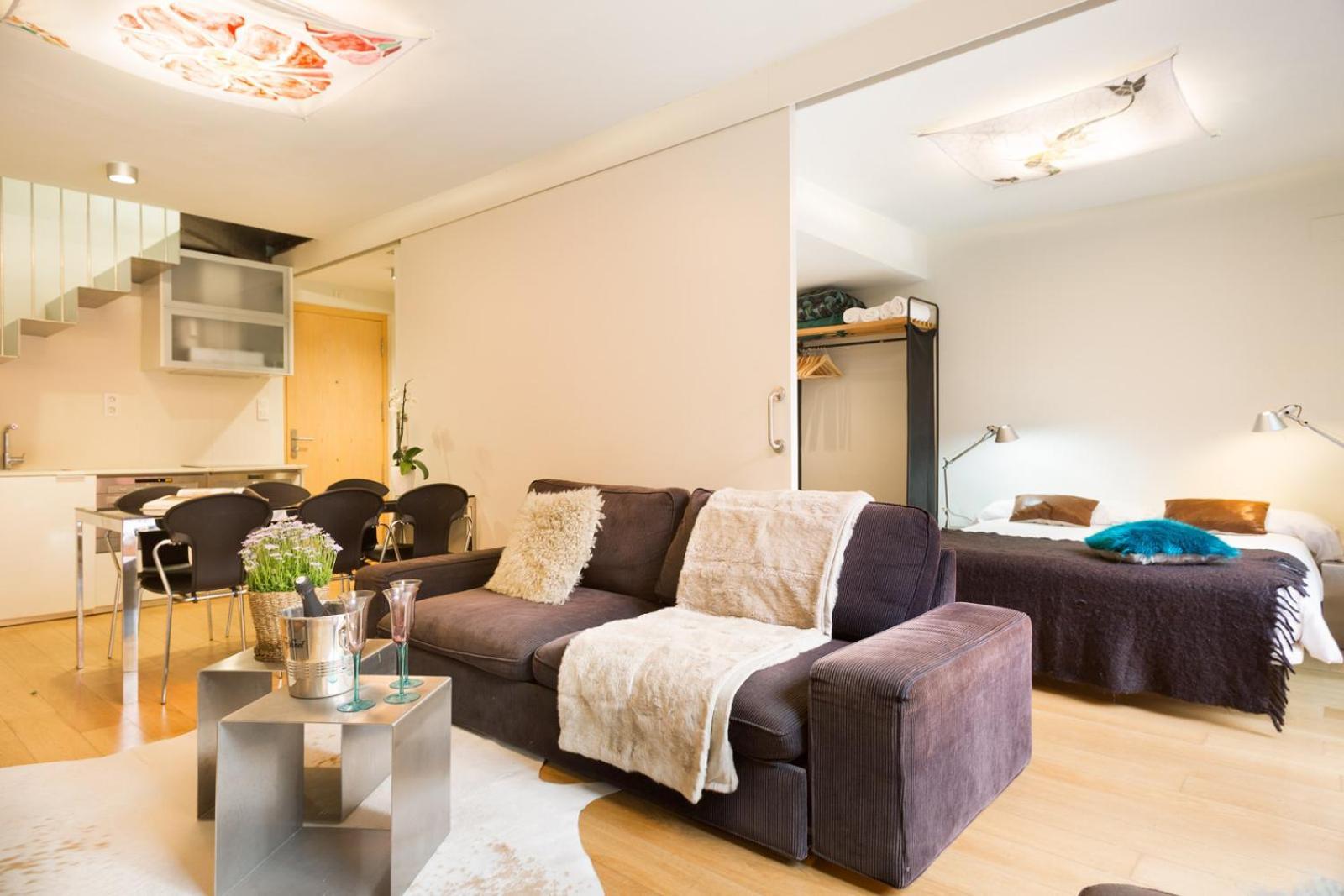 My Space Emirates - Fully Equipped Apartments Near The Beach With Shared Pool Barcelona Exteriér fotografie